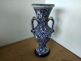 aardewerk vaas met oren blauw (1)